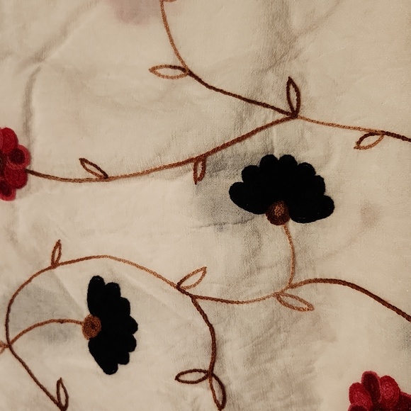 5 Parami design white and red and blue embroidery size 1x - Picture 3 of 6